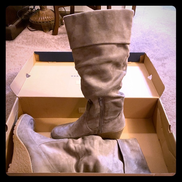 BASS-EDEN STONE suede leather boots New with Box - Picture 1 of 6